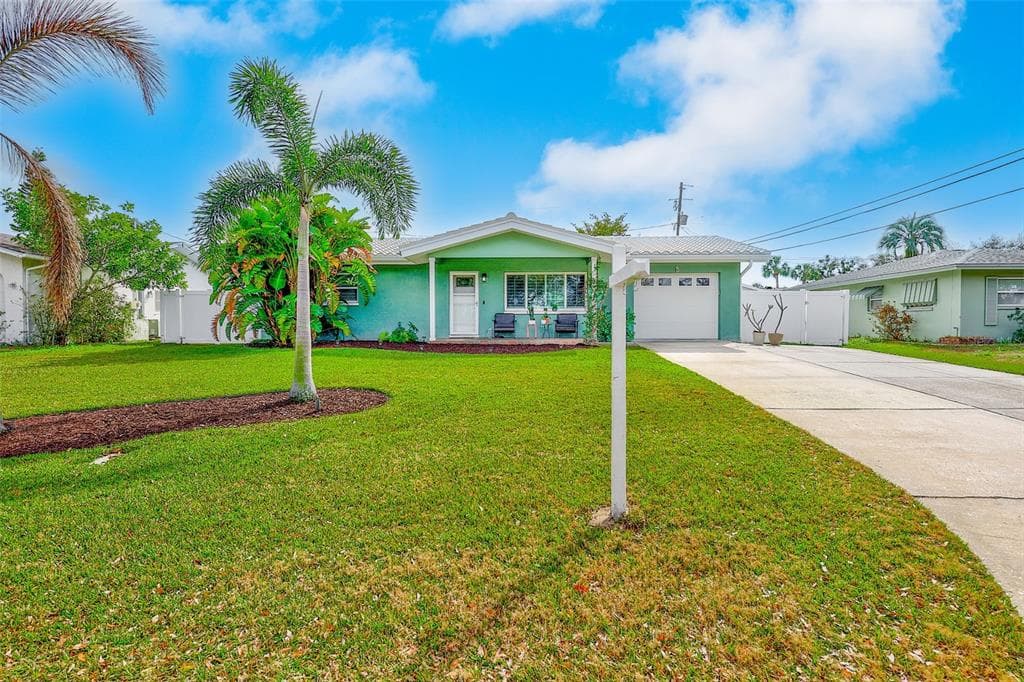 1841 KAY DRIVE LARGO, FL 33770