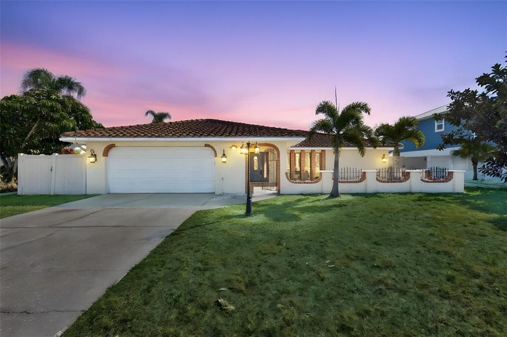 6523 KING PALM WAY APOLLO BEACH, FL 33572