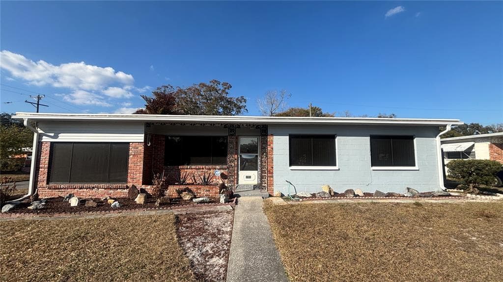 2002 E ROBSON STREET TAMPA, FL 33610
