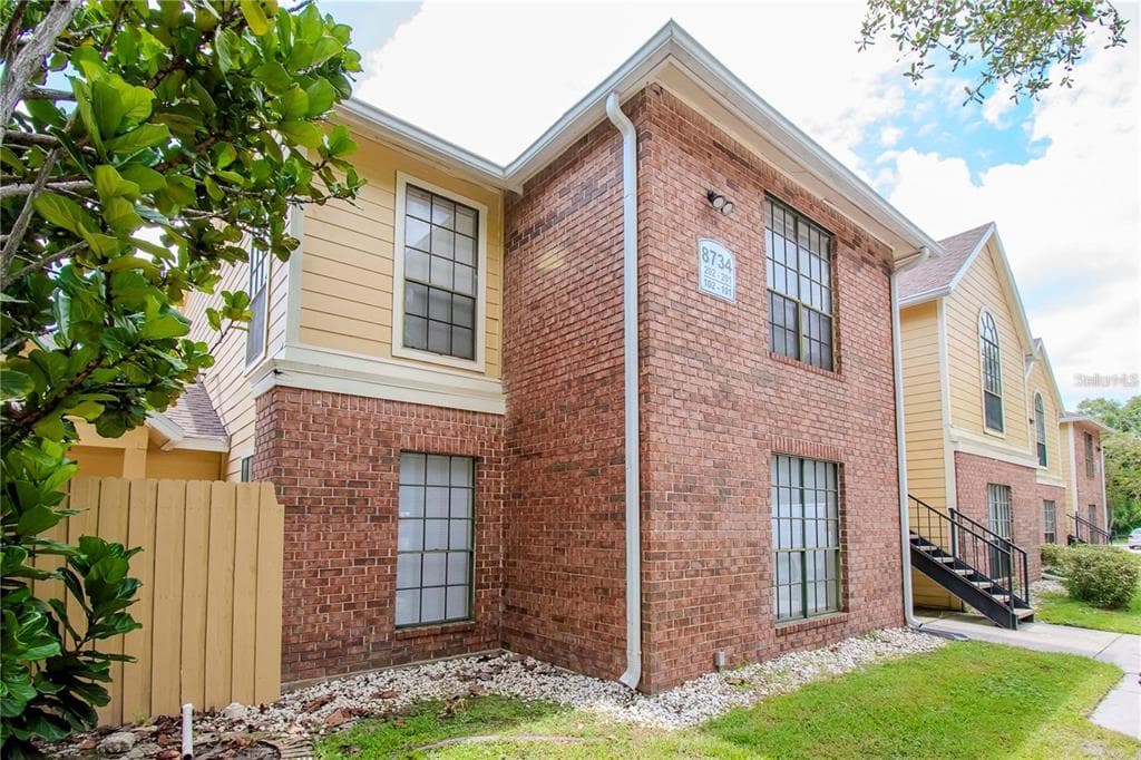 8734 MALLARD RESERVE DRIVE UNIT 201 TAMPA, FL 33614