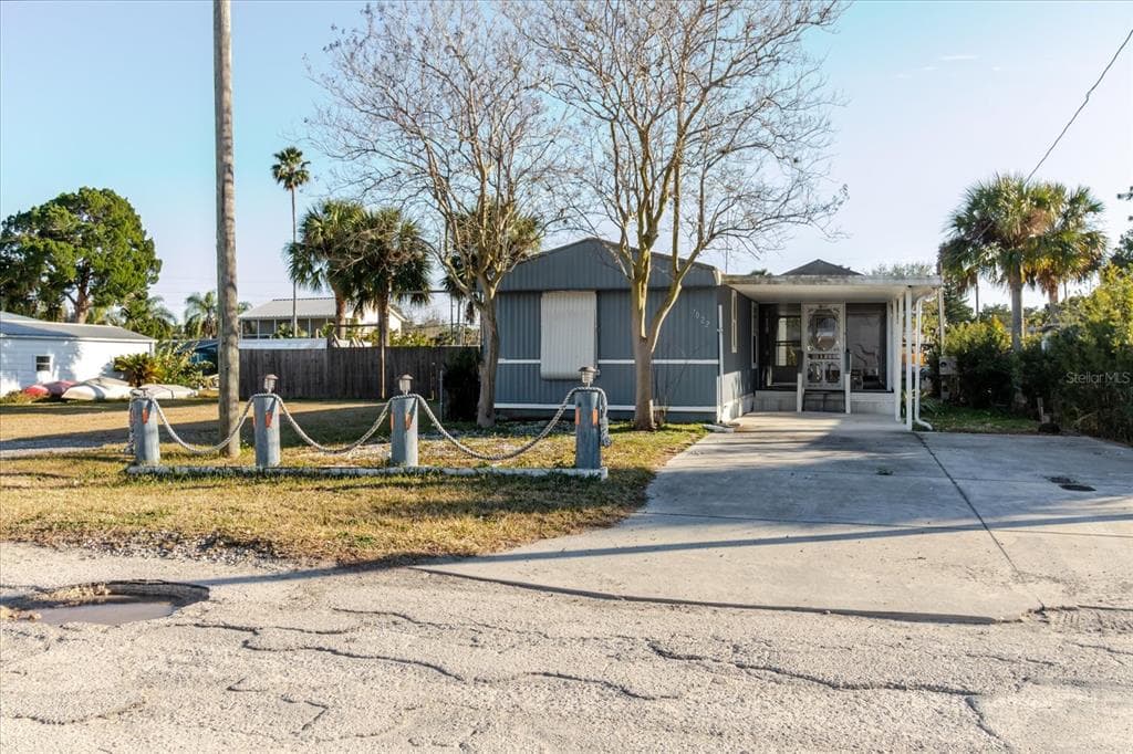 7022 FAIR LANE HUDSON, FL 34667