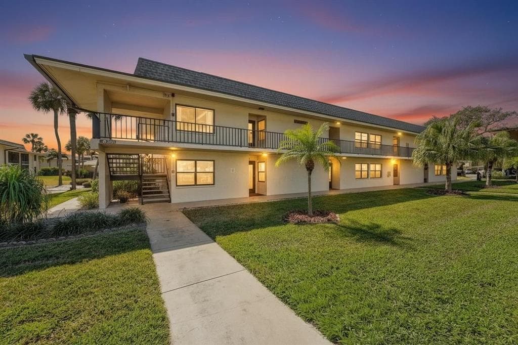 12300 VONN ROAD UNIT 2204 LARGO, FL 33774