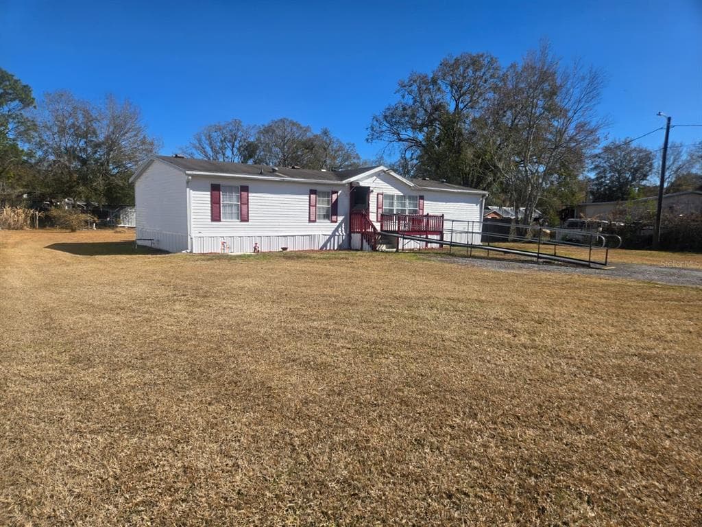 6106 MANGROVE DRIVE