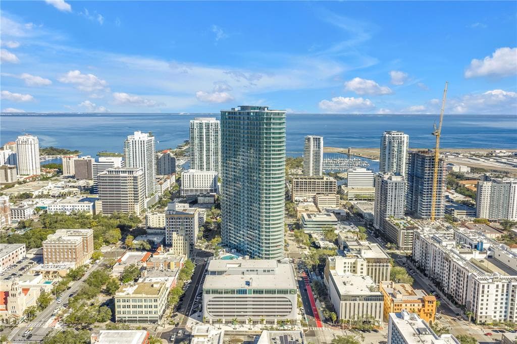 400 CENTRAL AVENUE UNIT 1702 ST PETERSBURG, FL 33701