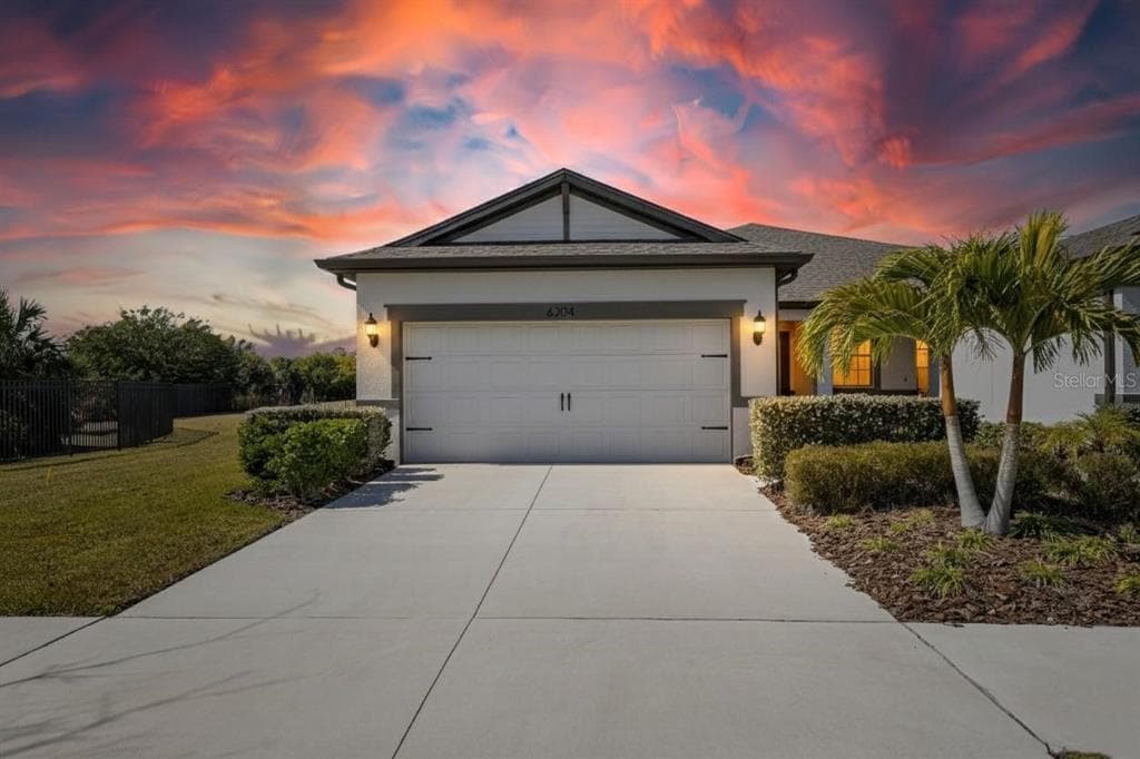 6204 MOORING LINE CIRCLE APOLLO BEACH, FL 33572