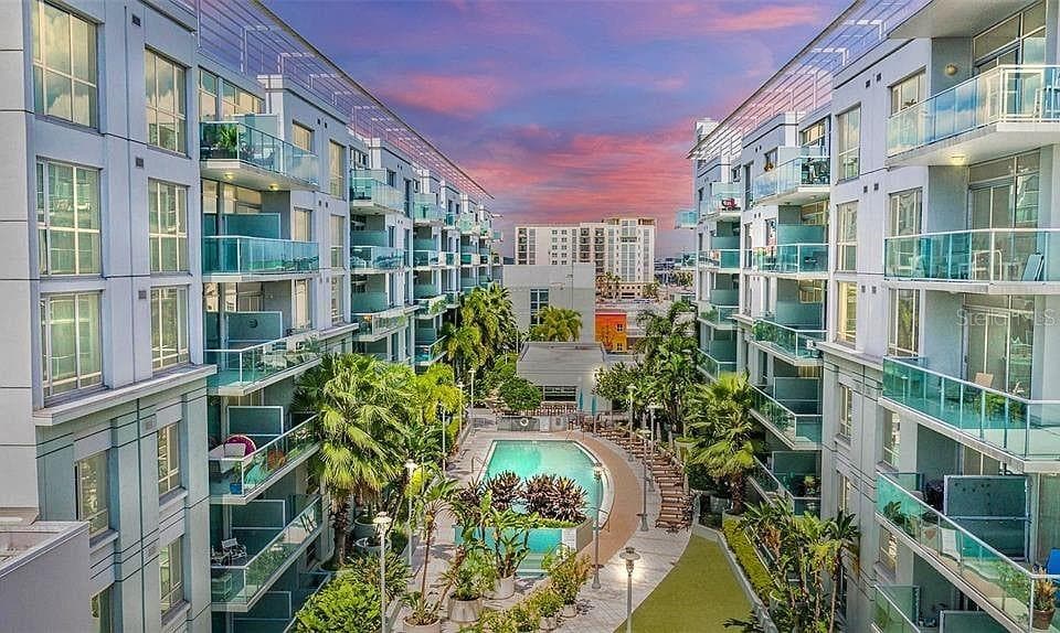 111 N 12TH STREET UNIT 1717 TAMPA, FL 33602