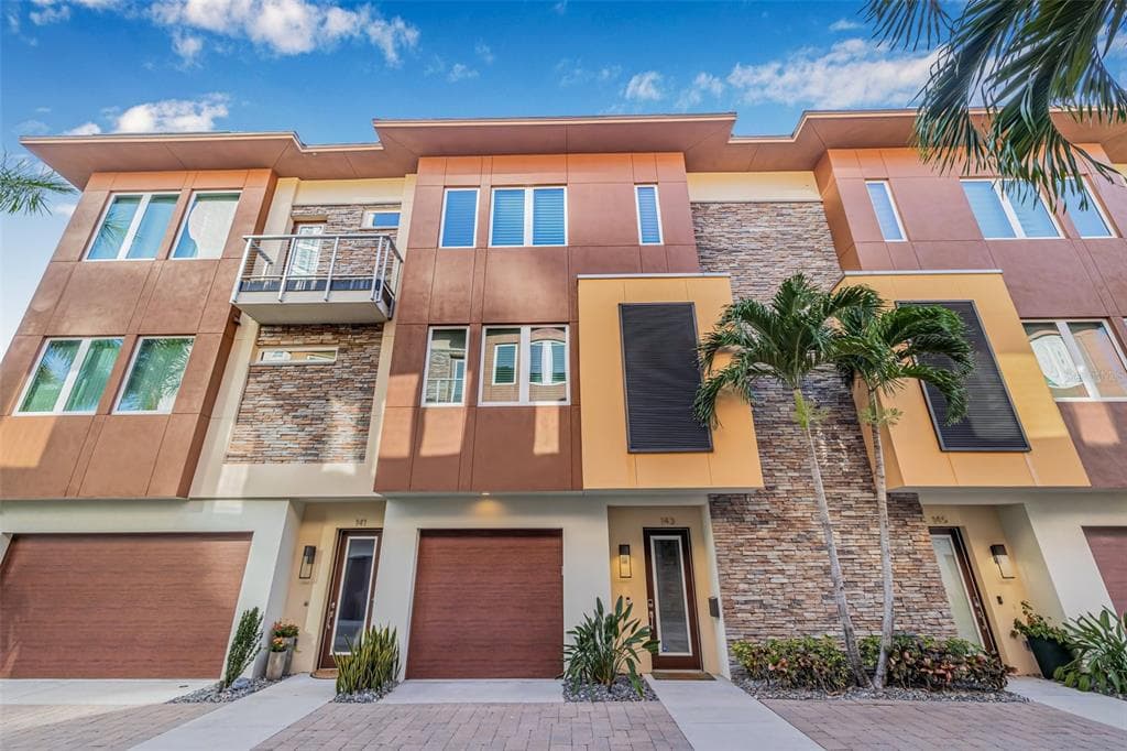 143 5TH AVENUE NE ST PETERSBURG, FL 33701