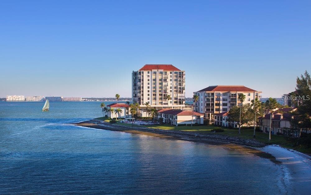 6265 SUN BOULEVARD UNIT 605 ST PETERSBURG, FL 33715