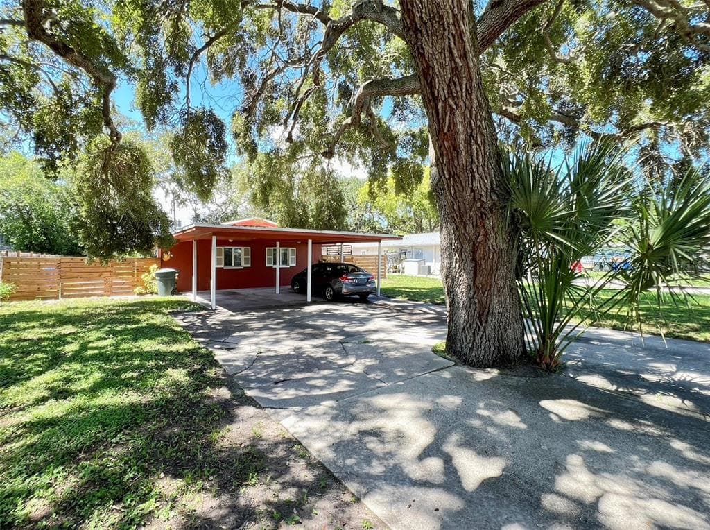 559 LAURA LANE DUNEDIN, FL 34698