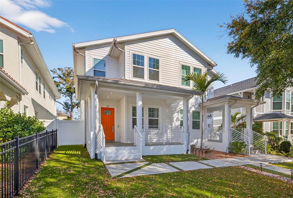611 24TH AVENUE N ST PETERSBURG, FL 33704