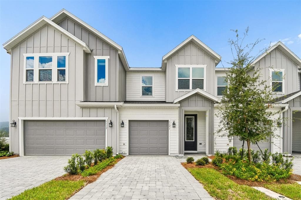 1121 WILD CREST LANE DAYTONA BEACH, FL 32117