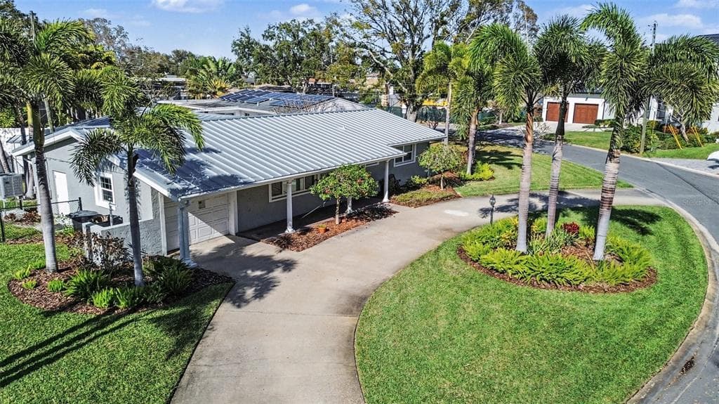1183 35TH AVENUE NE ST PETERSBURG, FL 33704