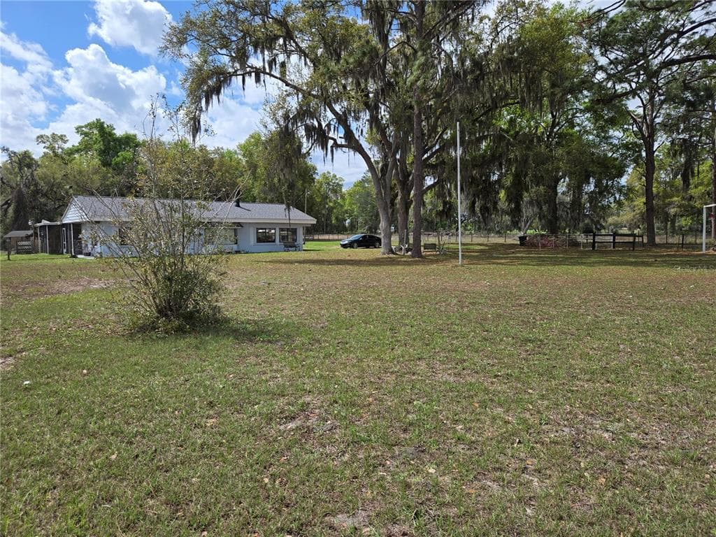2327 CR 528 SUMTERVILLE, FL 33585