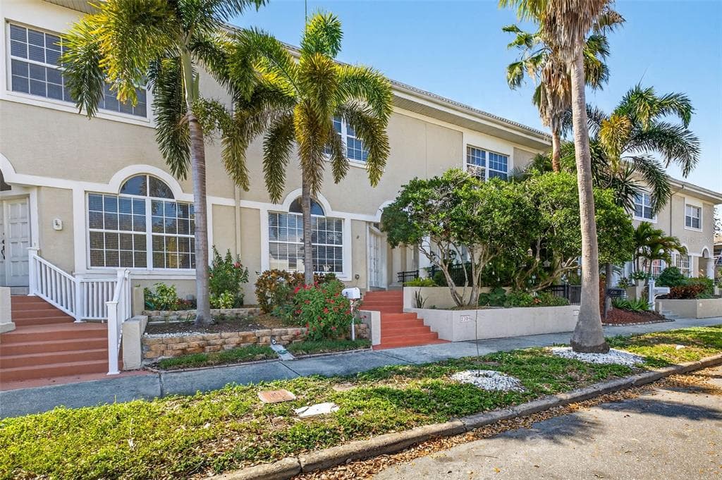 238 COLUMBIA DRIVE TAMPA, FL 33606