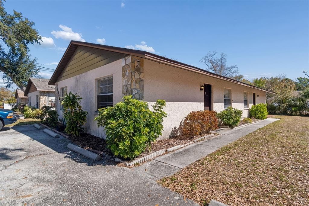 6404 S ADELIA AVENUE TAMPA, FL 33616