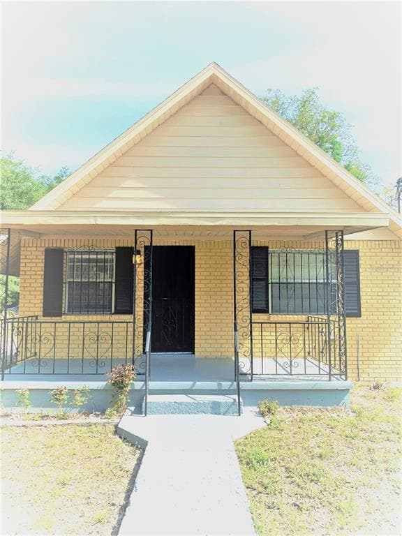 2004 E GENESEE STREET TAMPA, FL 33610
