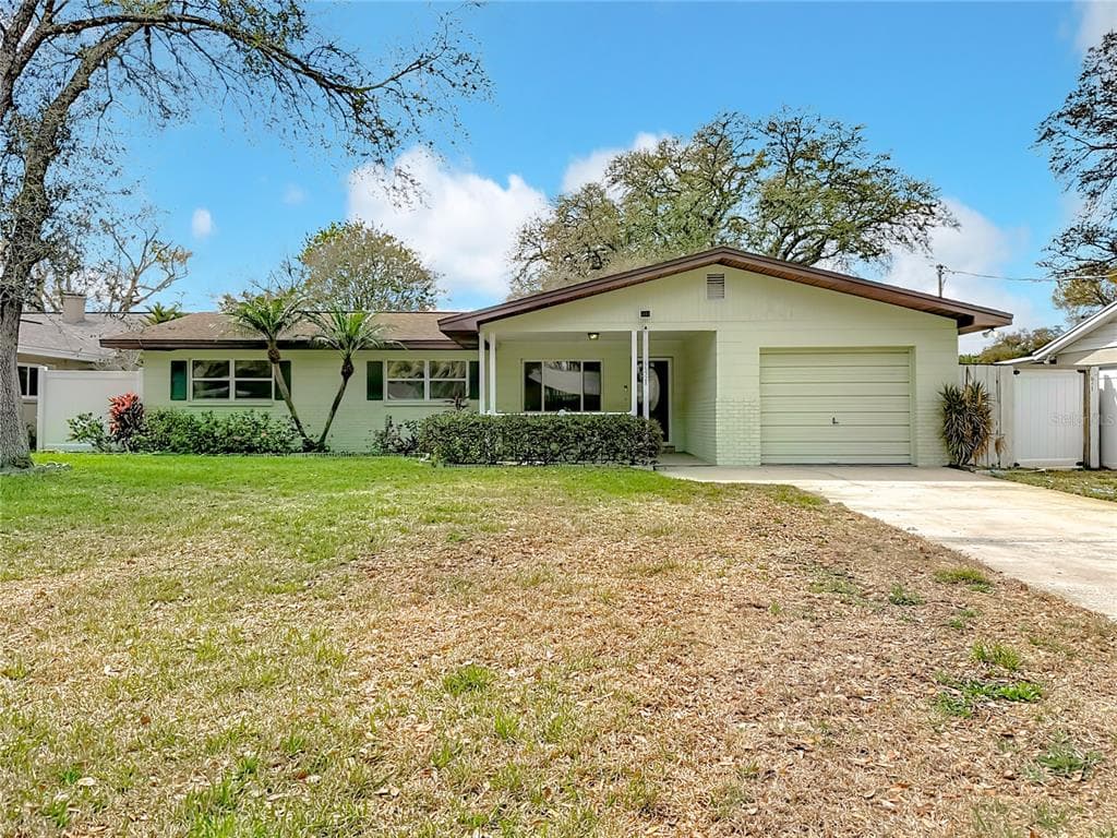 11328 N OAKLEAF AVENUE