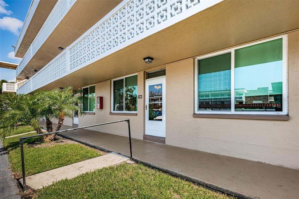 4915 BAY STREET NE UNIT 126