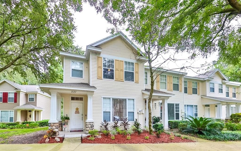 2127 GOLDEN OAK LANE VALRICO, FL 33594