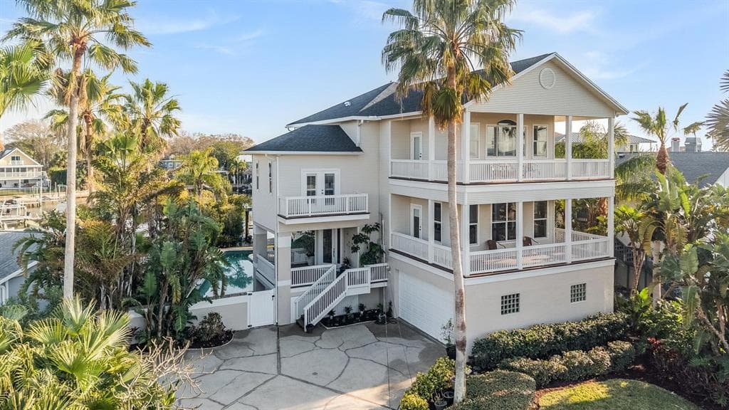 116 CARLYLE CIRCLE