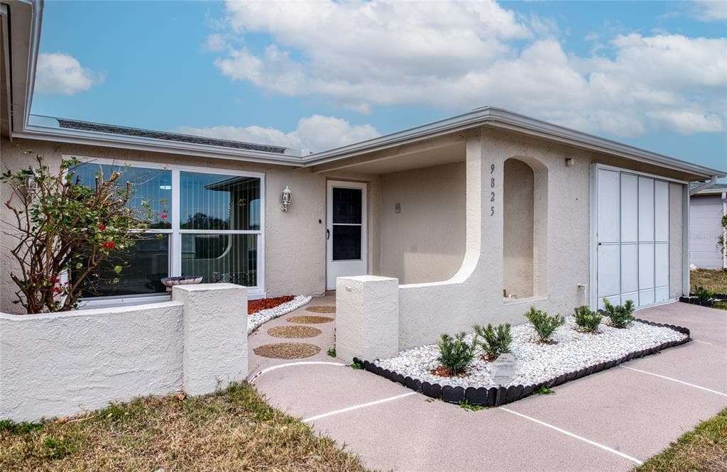 9825 AETNA LANE PORT RICHEY, FL 34668