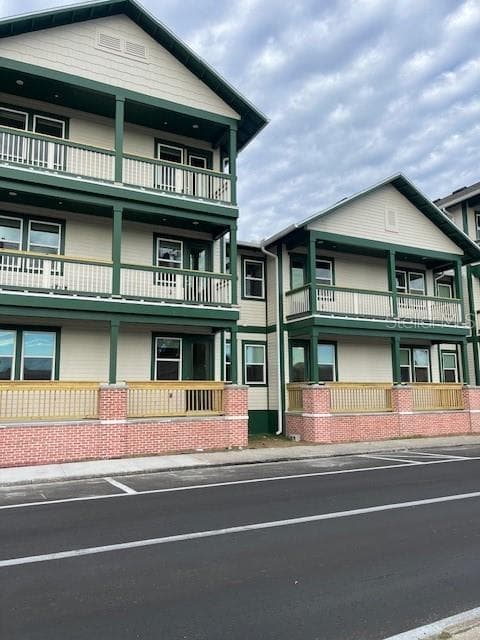 2104 E COLUMBUS DRIVE UNIT 204 TAMPA, FL 33605