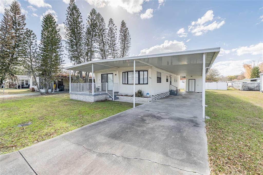 511 LAZY LAKE DRIVE W LAKELAND, FL 33801