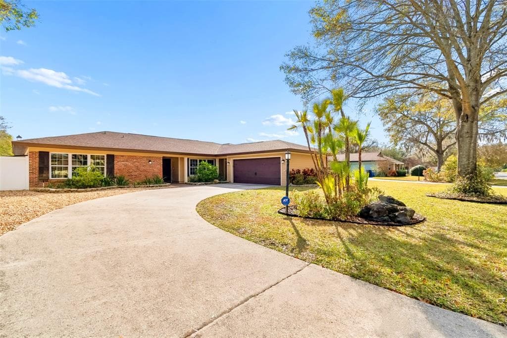 3106 LAKE ELLEN DRIVE TAMPA, FL 33618