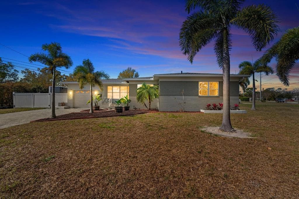 2990 37TH STREET N ST PETERSBURG, FL 33713