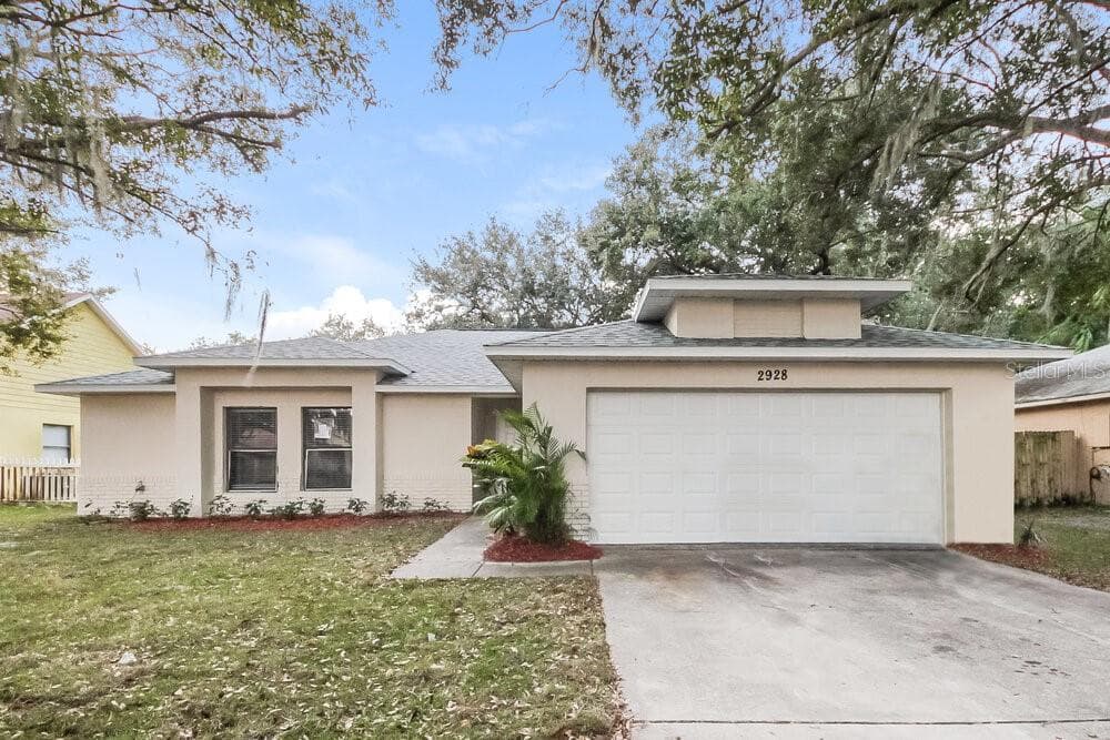 2928 DANA LANE KISSIMMEE, FL 34744