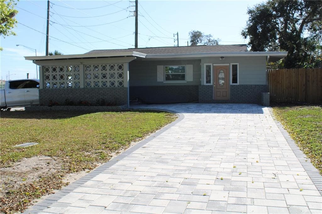 10704 50TH AVENUE N ST PETERSBURG, FL 33708