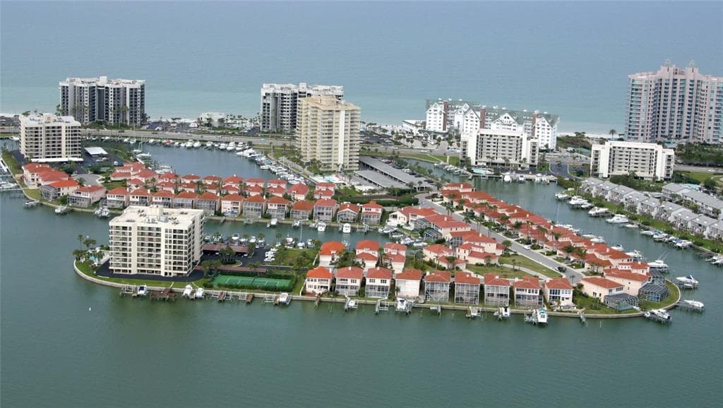 202 SAND KEY ESTATES DRIVE CLEARWATER BEACH, FL 33767