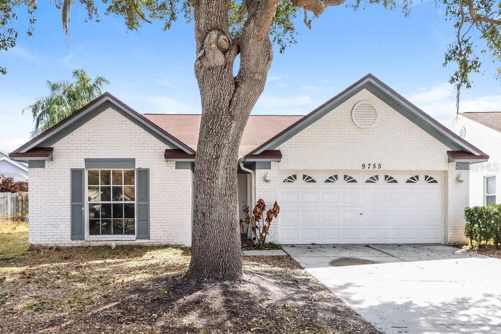 9755 FOX HOLLOW ROAD TAMPA, FL 33647