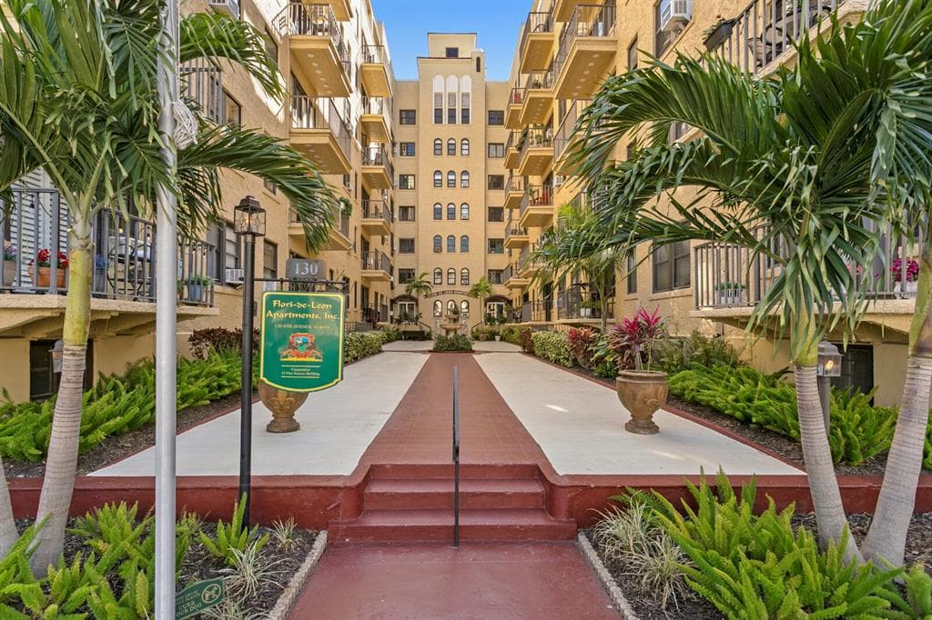 130 4TH AVENUE N UNIT 105 ST PETERSBURG, FL 33701