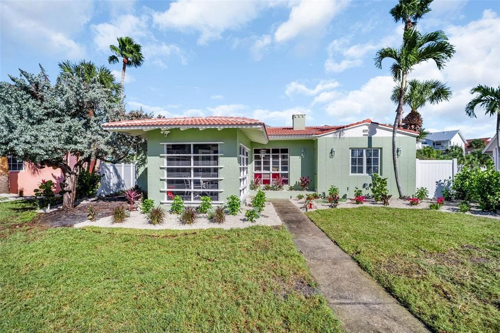 16613 GULF BOULEVARD NORTH REDINGTON BEACH, FL 33708