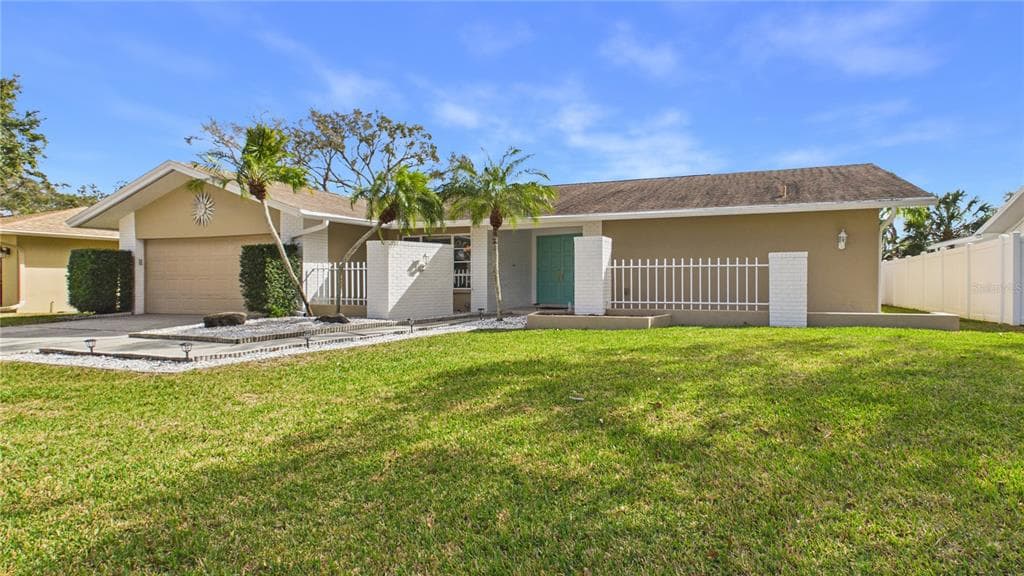 1895 DEL ROBLES TERRACE CLEARWATER, FL 33764
