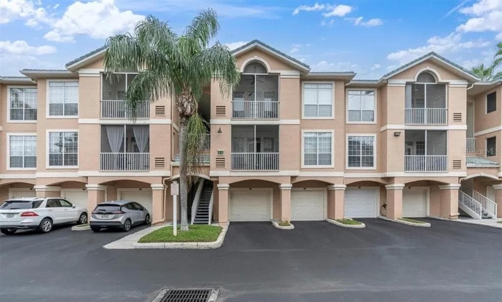 3308 BAY CLUB CIRCLE TAMPA, FL 33607