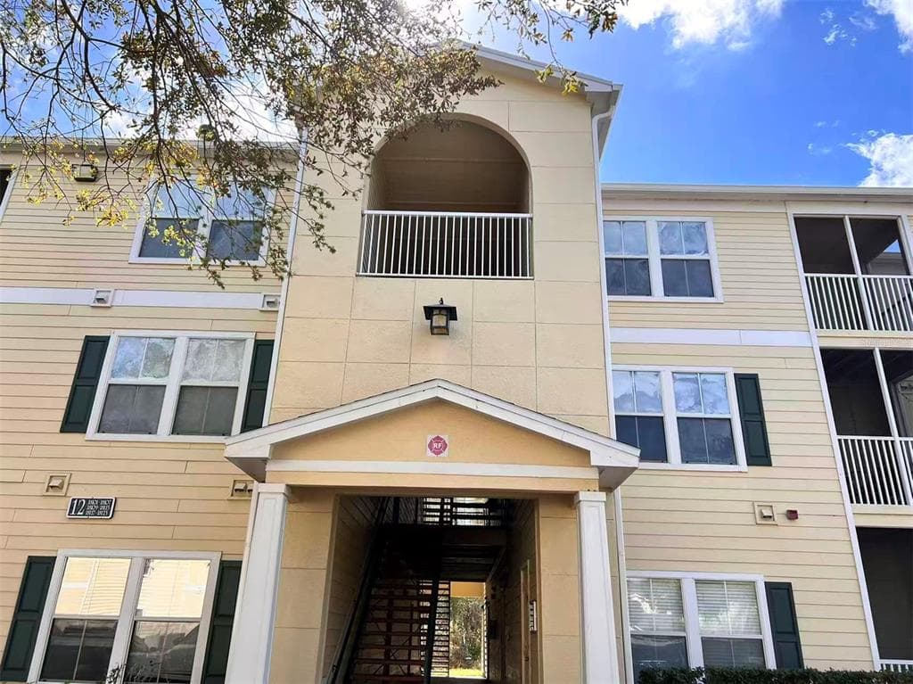18119 BRIDLE CLUB DRIVE UNIT 18119 TAMPA, FL 33647