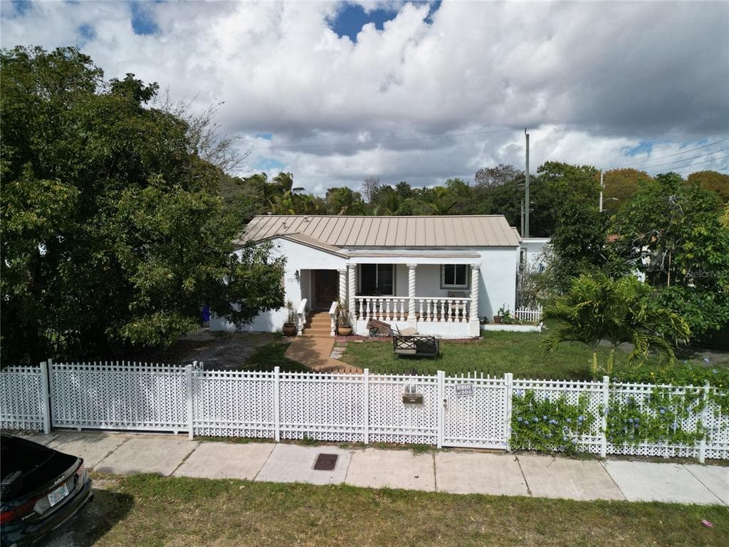 1011 NW 44TH STREET MIAMI, FL 33127