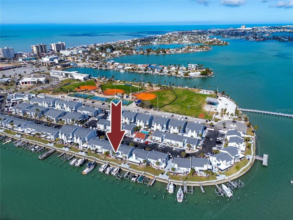 329 MEDALLION BOULEVARD UNIT B MADEIRA BEACH, FL 33708