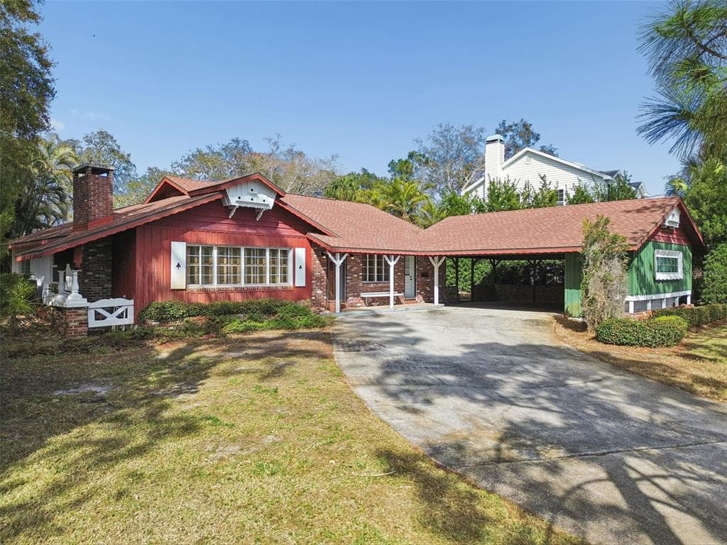 65 INNESS DRIVE TARPON SPRINGS, FL 34689