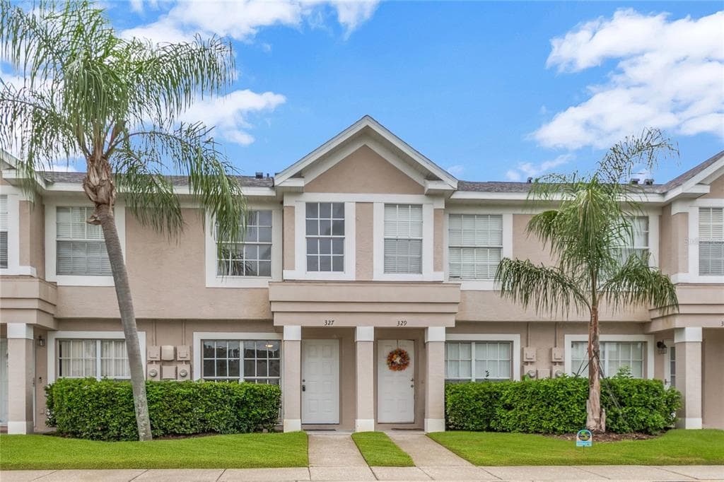 327 KENSINGTON LAKE CIRCLE BRANDON, FL 33511