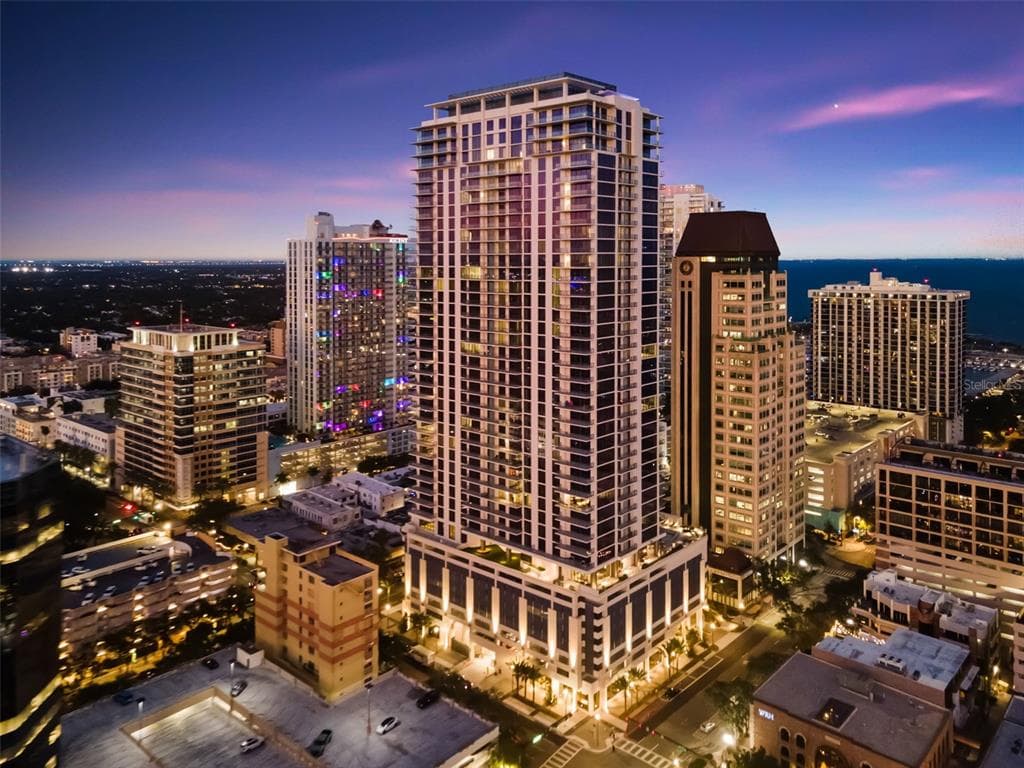 275 1ST AVENUE S UNIT 2108 ST PETERSBURG, FL 33701