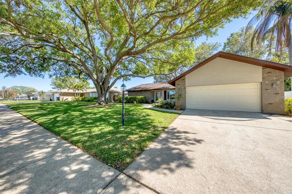 13964 106TH AVENUE LARGO, FL 33774