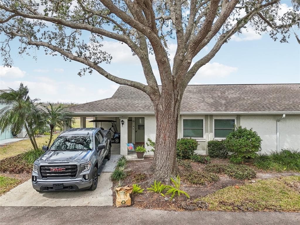 1015 HAREFIELD CIRCLE SUN CITY CENTER, FL 33573