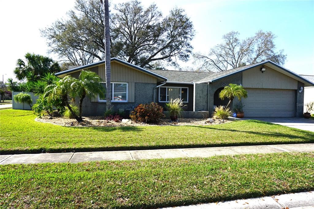 6522 WOODLAND BOULEVARD N PINELLAS PARK, FL 33781
