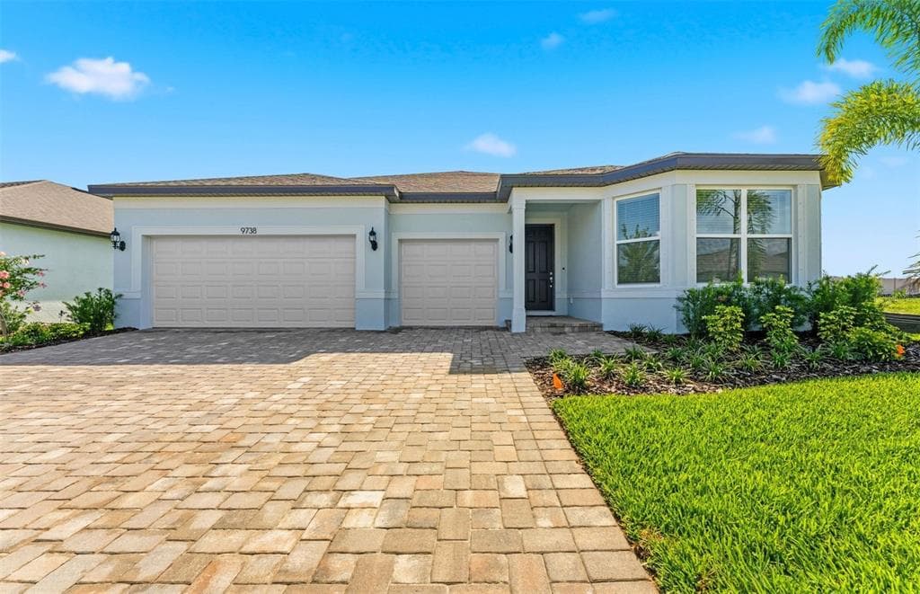 9738 AUTUMN RIDGE AVENUE RIVERVIEW, FL 33578