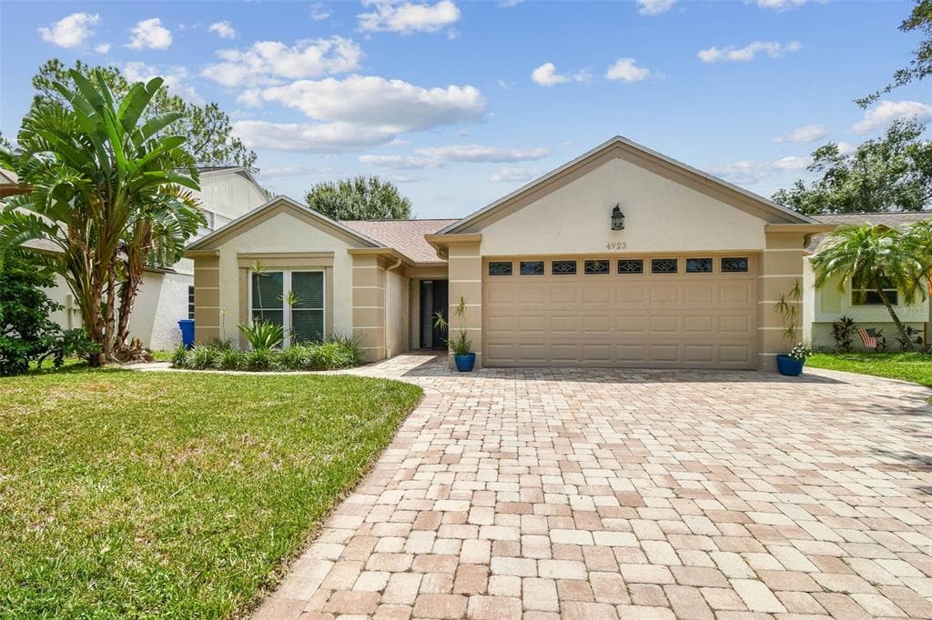 4923 CYPRESS TRACE DRIVE TAMPA, FL 33624