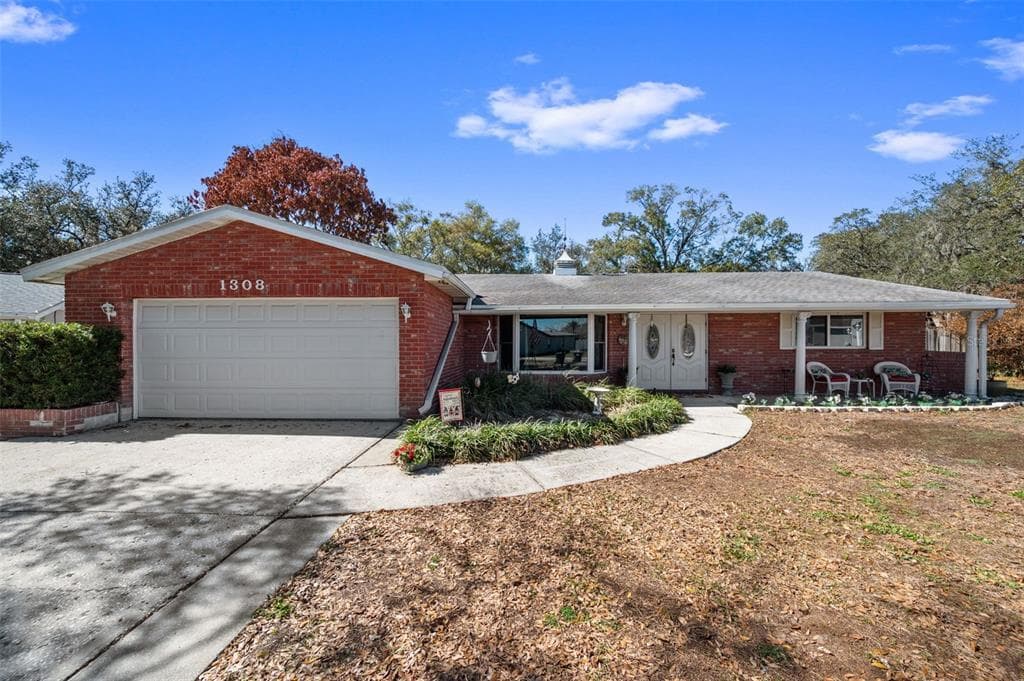 1308 VILLAGE COURT BRANDON, FL 33511