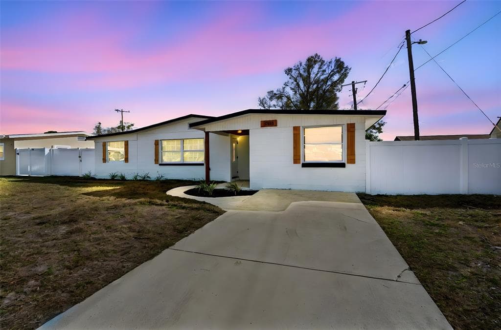 7910 W POWHATAN AVENUE TAMPA, FL 33615
